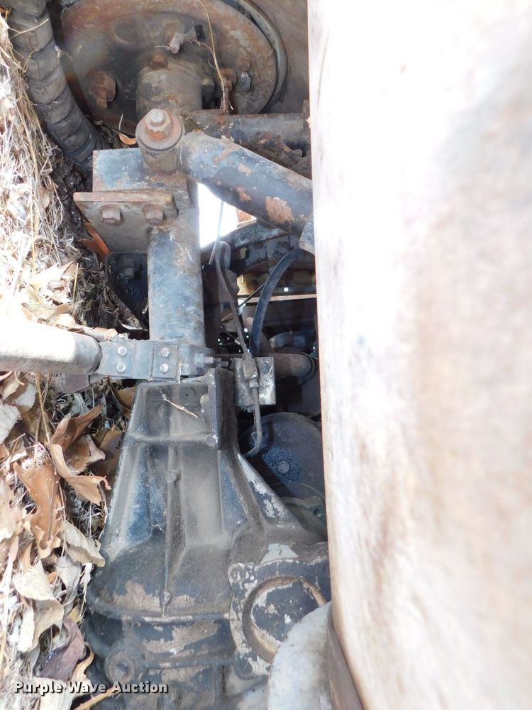 image for item GQ9924 Cushman truckster