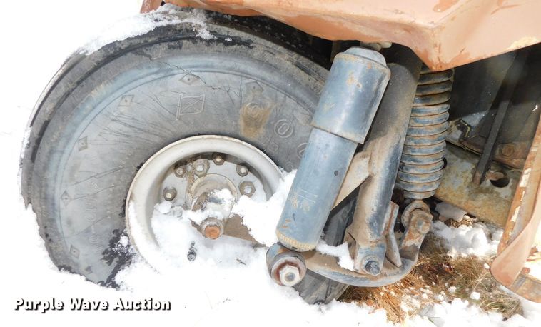 image for item GQ9924 Cushman truckster