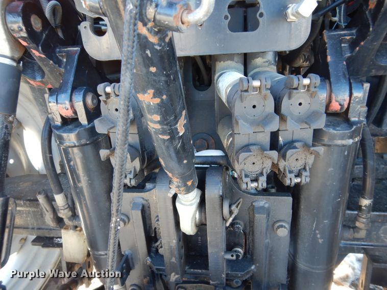 image for item HU9971 2003 AGCO RT100  MFWD tractor