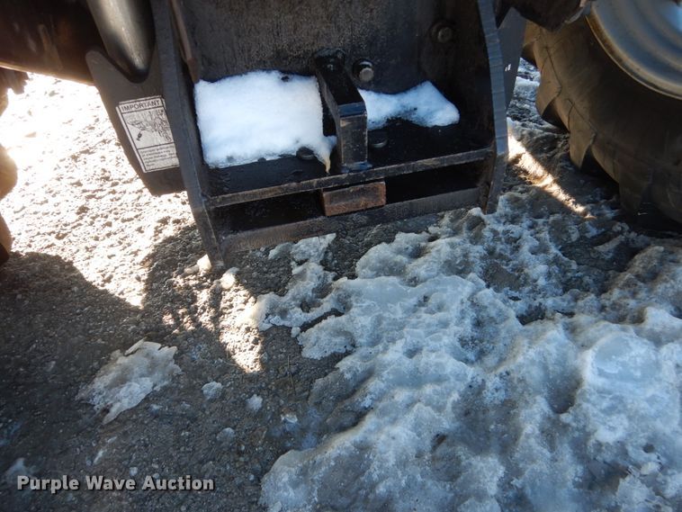 image for item HU9971 2003 AGCO RT100  MFWD tractor