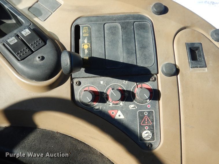 image for item HU9971 2003 AGCO RT100  MFWD tractor