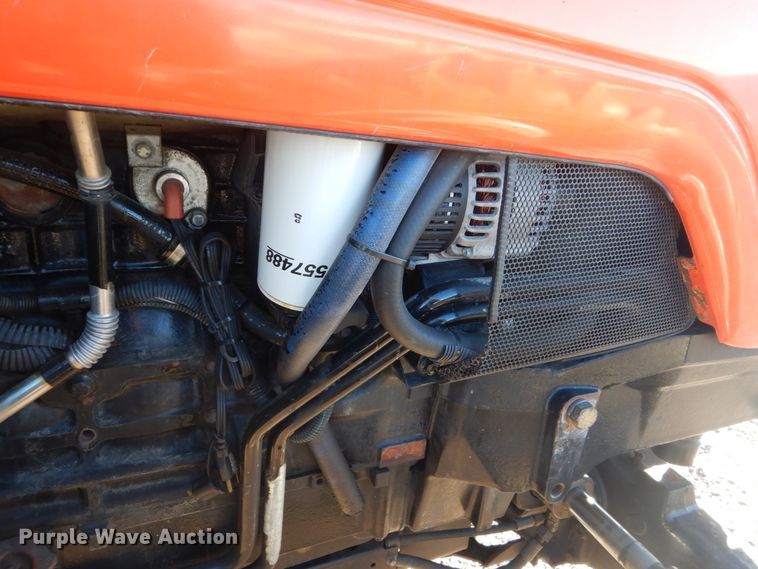 image for item HU9971 2003 AGCO RT100  MFWD tractor