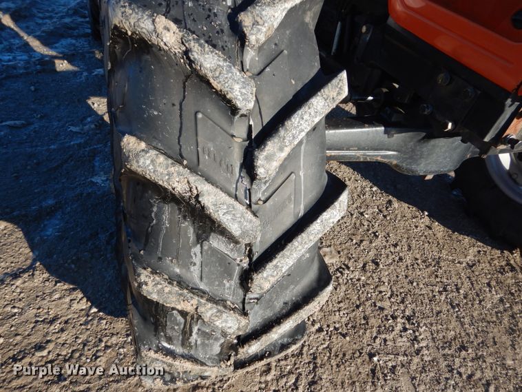 image for item HU9971 2003 AGCO RT100  MFWD tractor