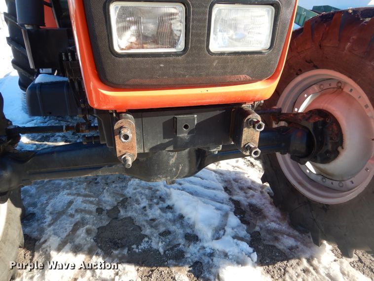 image for item HU9972 2005 AGCO RT100  MFWD tractor