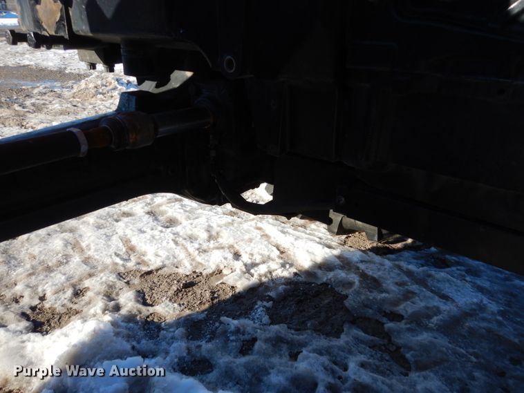 image for item HU9972 2005 AGCO RT100  MFWD tractor