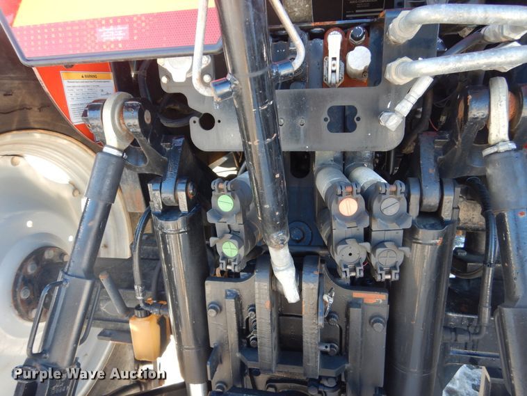 image for item HU9972 2005 AGCO RT100  MFWD tractor