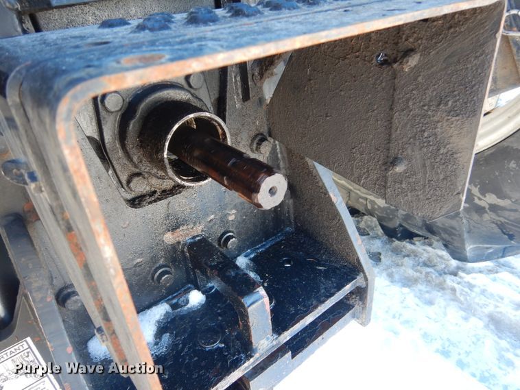 image for item HU9972 2005 AGCO RT100  MFWD tractor