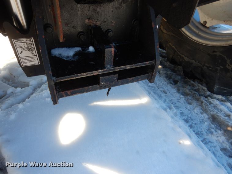 image for item HU9972 2005 AGCO RT100  MFWD tractor