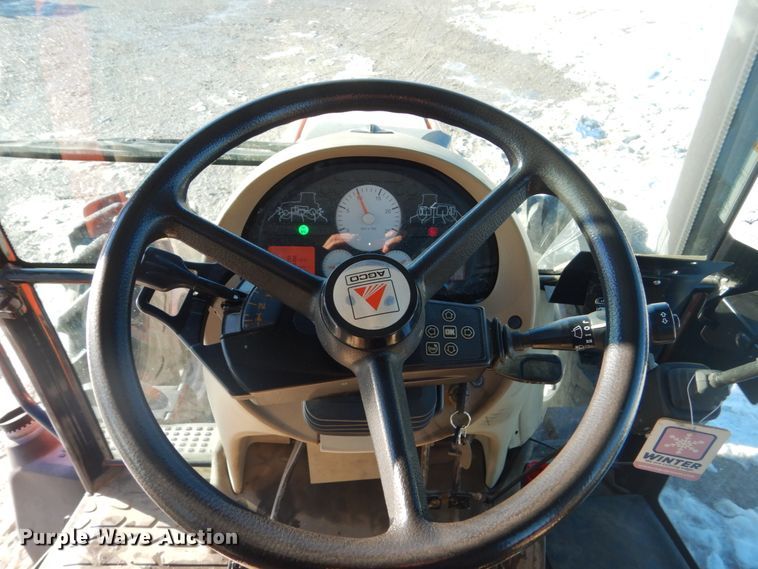 image for item HU9972 2005 AGCO RT100  MFWD tractor