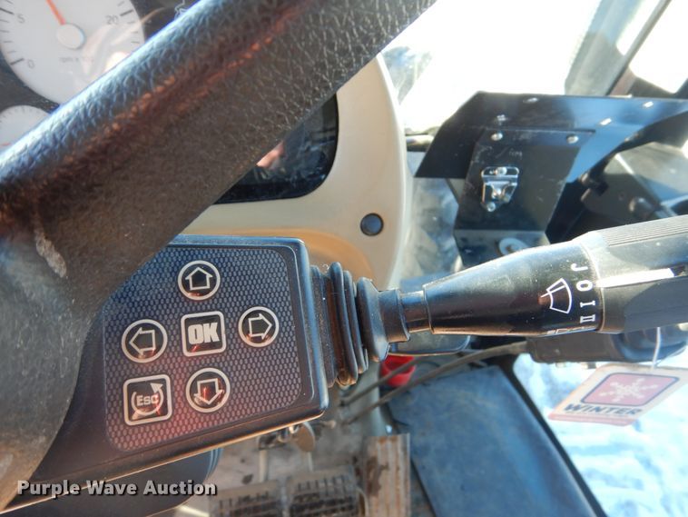 image for item HU9972 2005 AGCO RT100  MFWD tractor