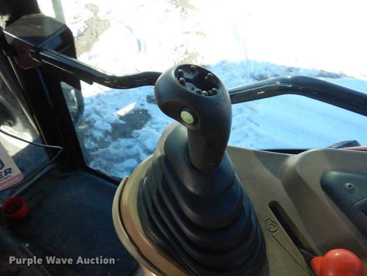 image for item HU9972 2005 AGCO RT100  MFWD tractor