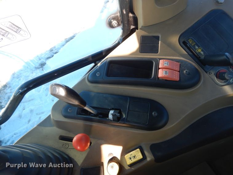 image for item HU9972 2005 AGCO RT100  MFWD tractor