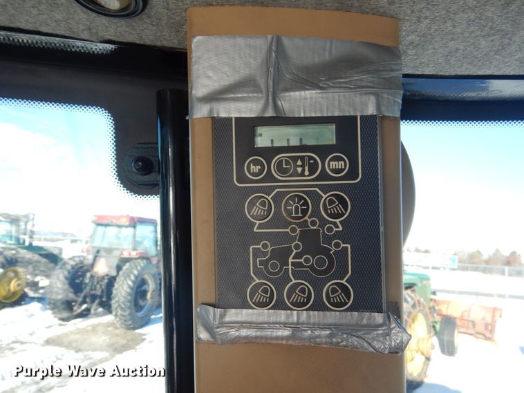 image for item HU9972 2005 AGCO RT100  MFWD tractor