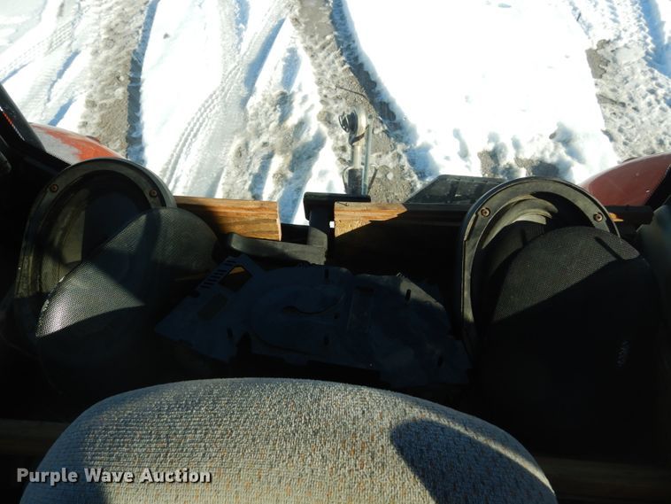 image for item HU9972 2005 AGCO RT100  MFWD tractor