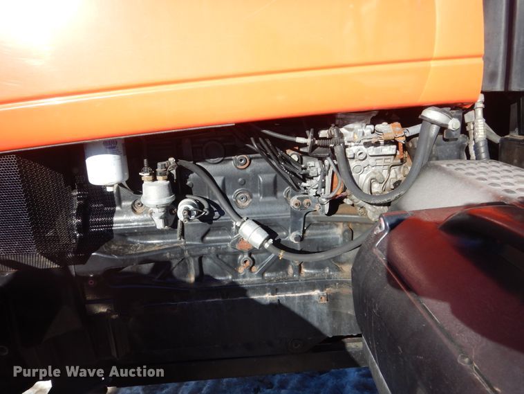 image for item HU9972 2005 AGCO RT100  MFWD tractor