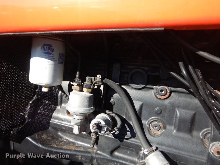 image for item HU9972 2005 AGCO RT100  MFWD tractor