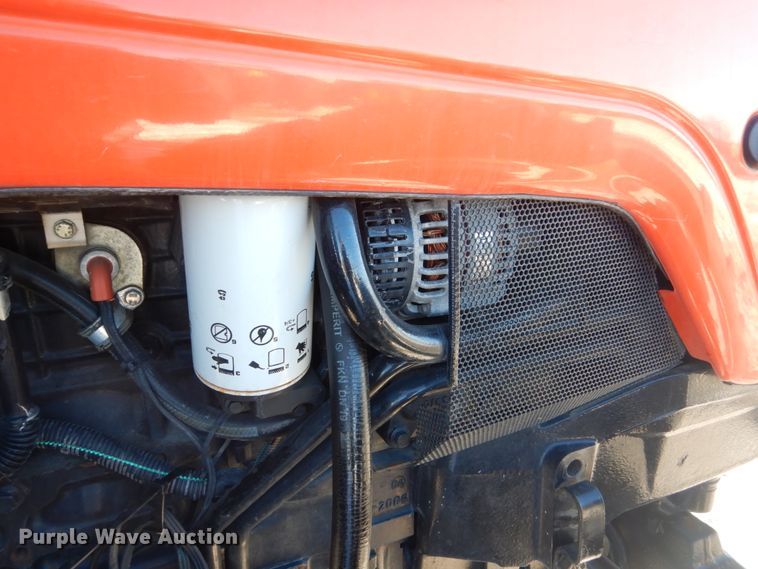 image for item HU9972 2005 AGCO RT100  MFWD tractor