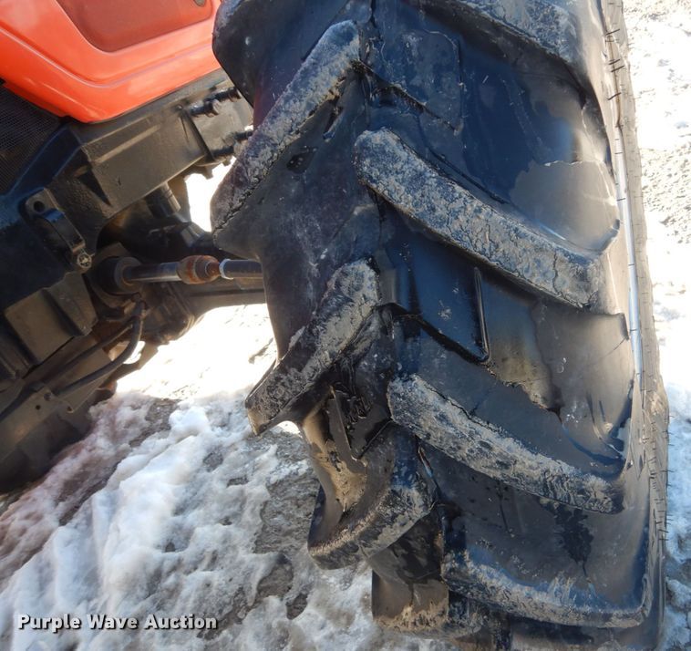 image for item HU9972 2005 AGCO RT100  MFWD tractor