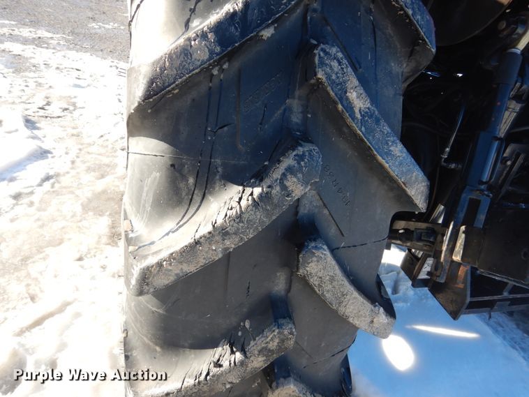 image for item HU9972 2005 AGCO RT100  MFWD tractor