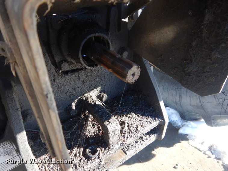 image for item HU9975 2005 AGCO RT100  tractor