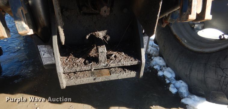 image for item HU9975 2005 AGCO RT100  tractor