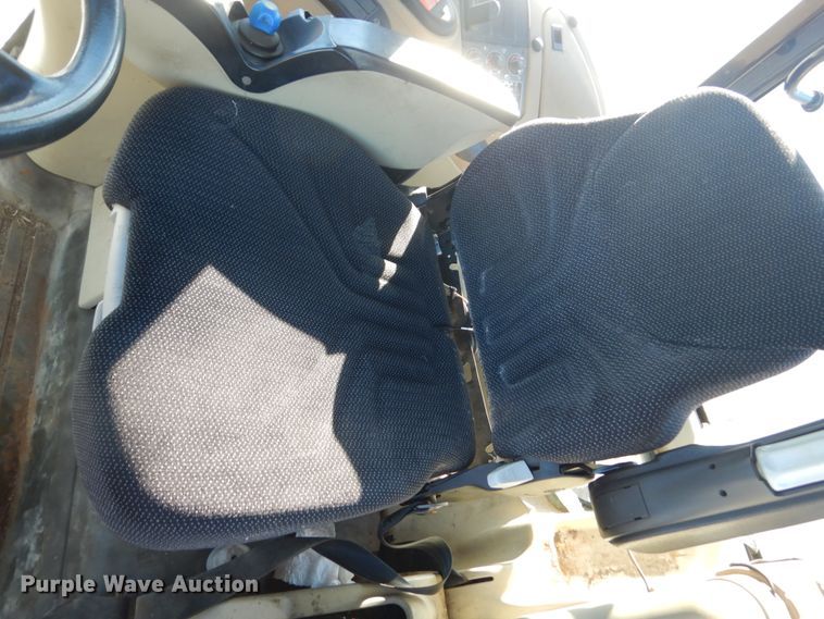 image for item HU9975 2005 AGCO RT100  tractor