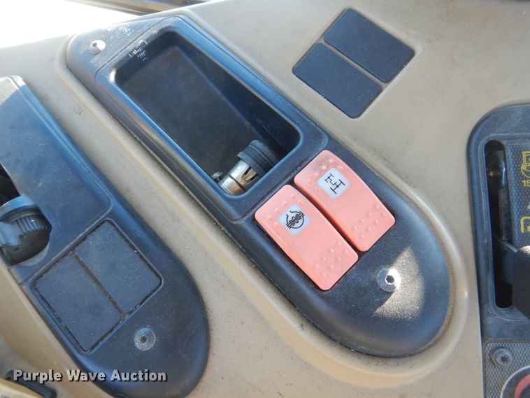 image for item HU9975 2005 AGCO RT100  tractor