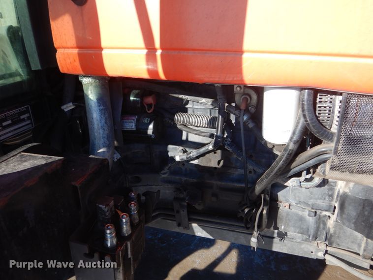 image for item HU9975 2005 AGCO RT100  tractor