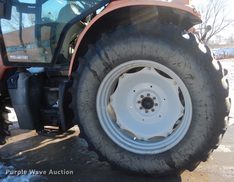 image for item HU9975 2005 AGCO RT100  tractor