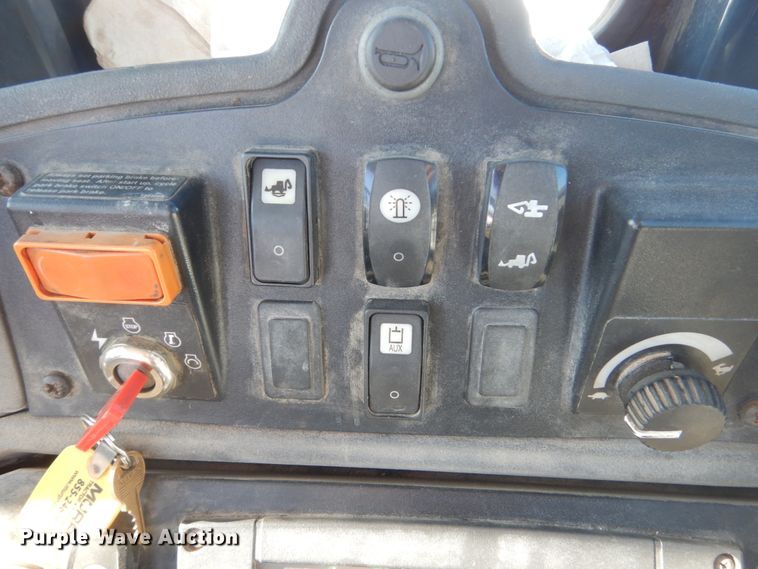 image for item HU9978 2008 John Deere 410J  backhoe