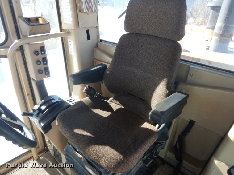 image for item HU9979 2003 Caterpillar 140H VHP  motor grader