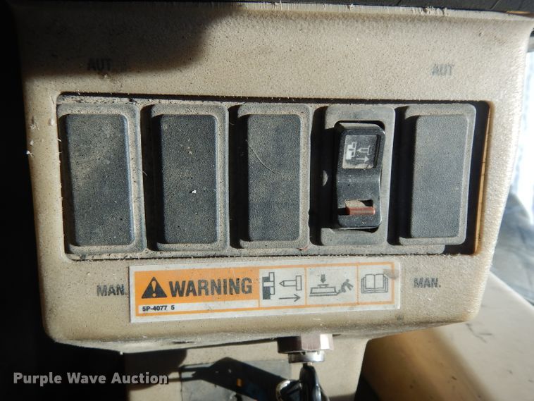 image for item HU9979 2003 Caterpillar 140H VHP  motor grader