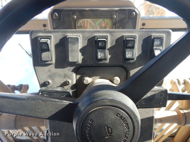 image for item HU9979 2003 Caterpillar 140H VHP  motor grader