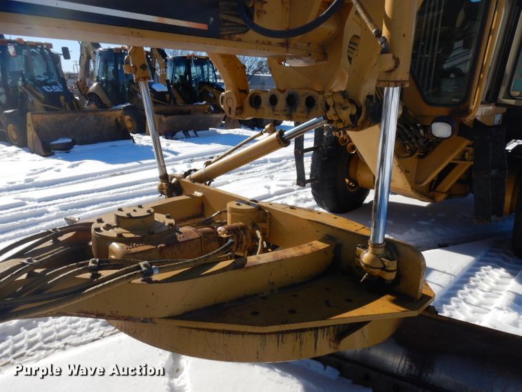 image for item HU9979 2003 Caterpillar 140H VHP  motor grader