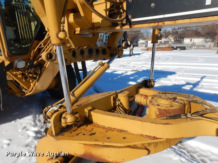 image for item HU9979 2003 Caterpillar 140H VHP  motor grader