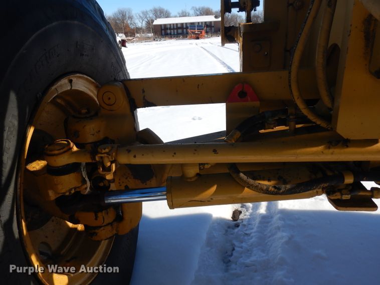 image for item HU9979 2003 Caterpillar 140H VHP  motor grader