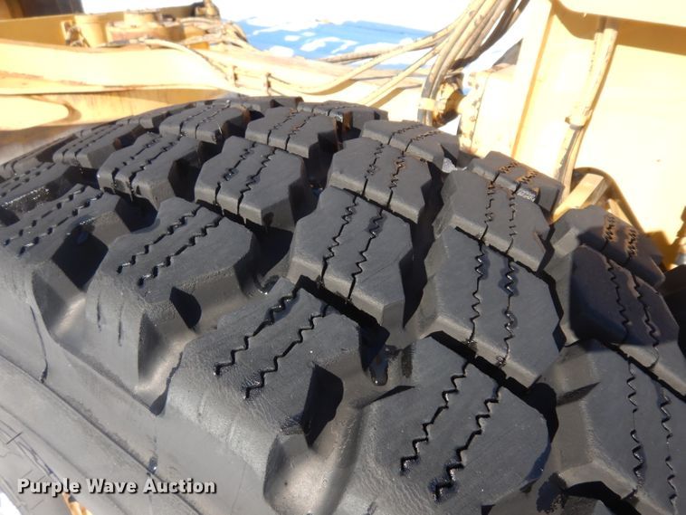 image for item HU9979 2003 Caterpillar 140H VHP  motor grader