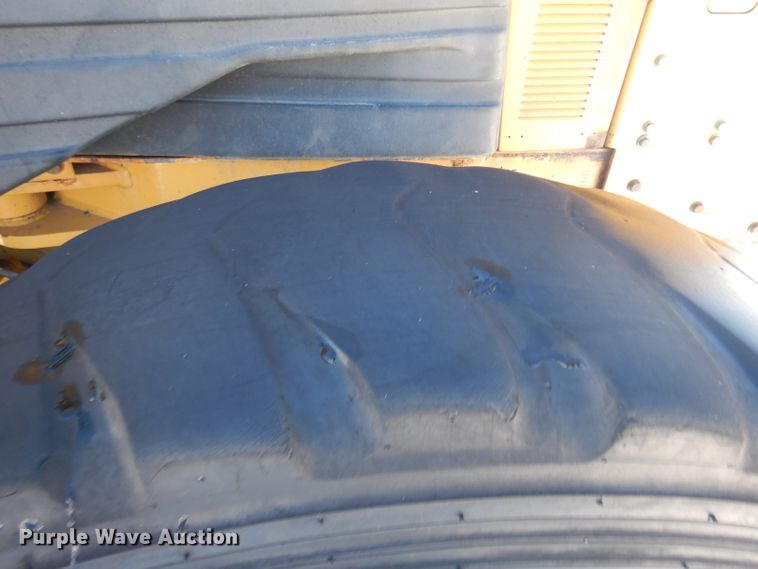 image for item HU9979 2003 Caterpillar 140H VHP  motor grader