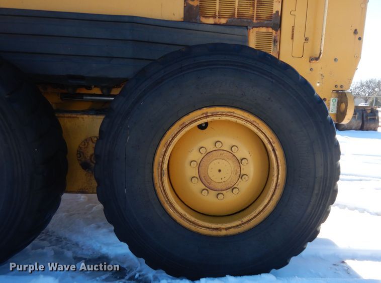 image for item HU9979 2003 Caterpillar 140H VHP  motor grader