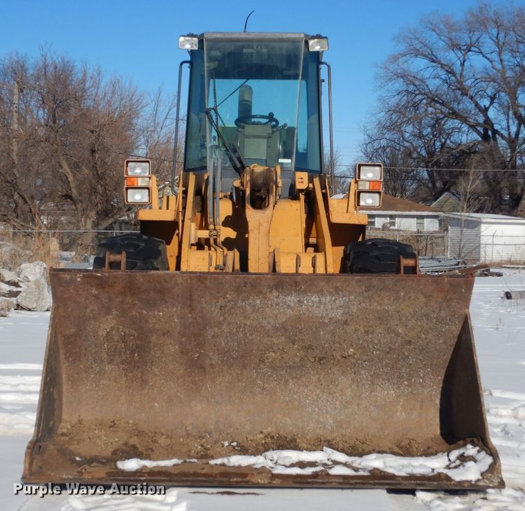 image for item HU9982 1997 Case 621B  wheel loader