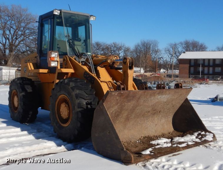 image for item HU9982 1997 Case 621B  wheel loader