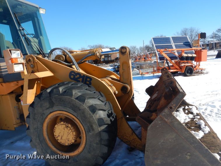 image for item HU9982 1997 Case 621B  wheel loader