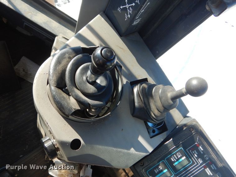 image for item HU9982 1997 Case 621B  wheel loader