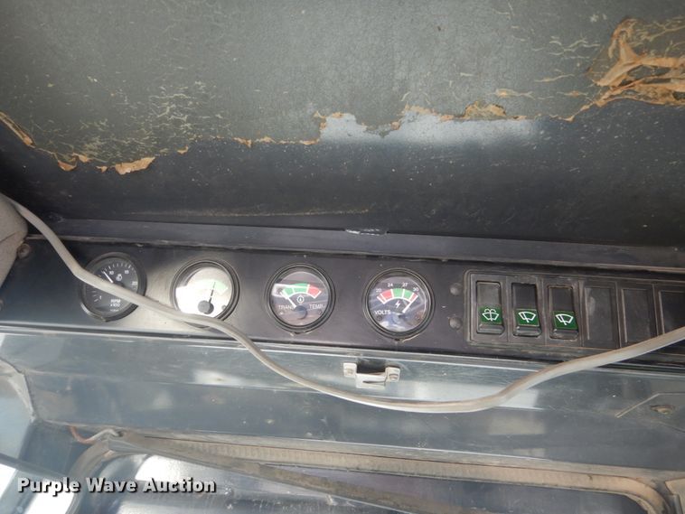 image for item HU9982 1997 Case 621B  wheel loader