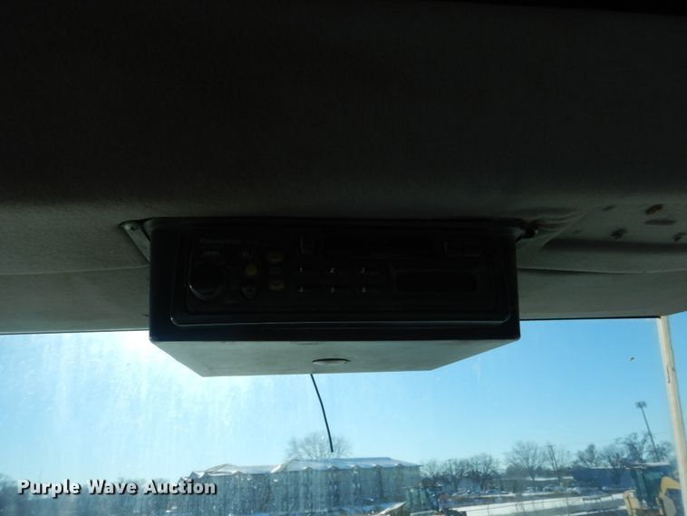 image for item HU9982 1997 Case 621B  wheel loader