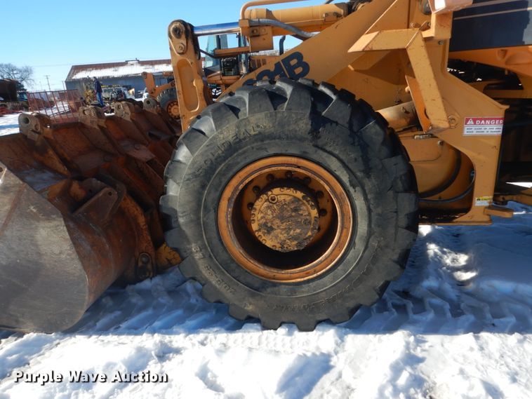 image for item HU9982 1997 Case 621B  wheel loader