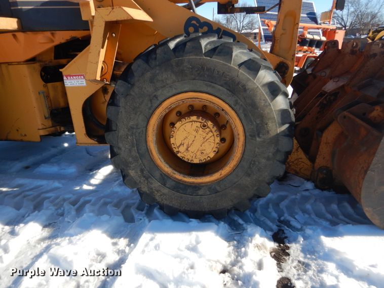 image for item HU9982 1997 Case 621B  wheel loader