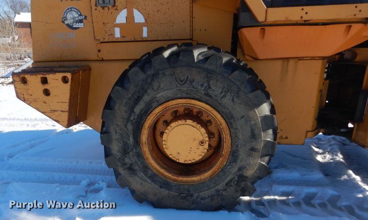 image for item HU9982 1997 Case 621B  wheel loader