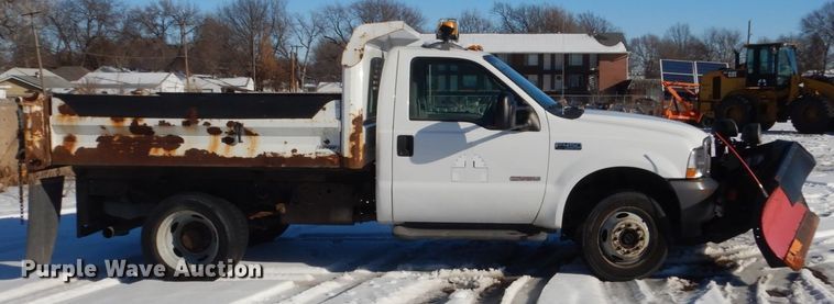 image for item HU9984 2004 Ford F450 Super Duty  dump truck