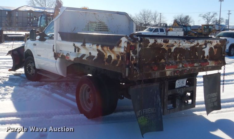 image for item HU9984 2004 Ford F450 Super Duty  dump truck